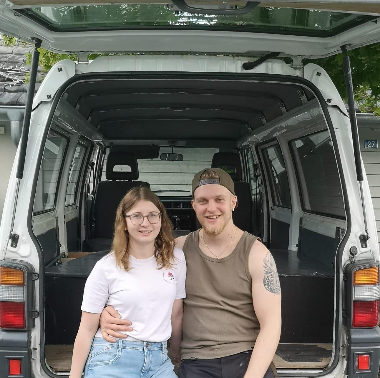 Zwei junge Schweizer und ihr Traum vom eigenen Van